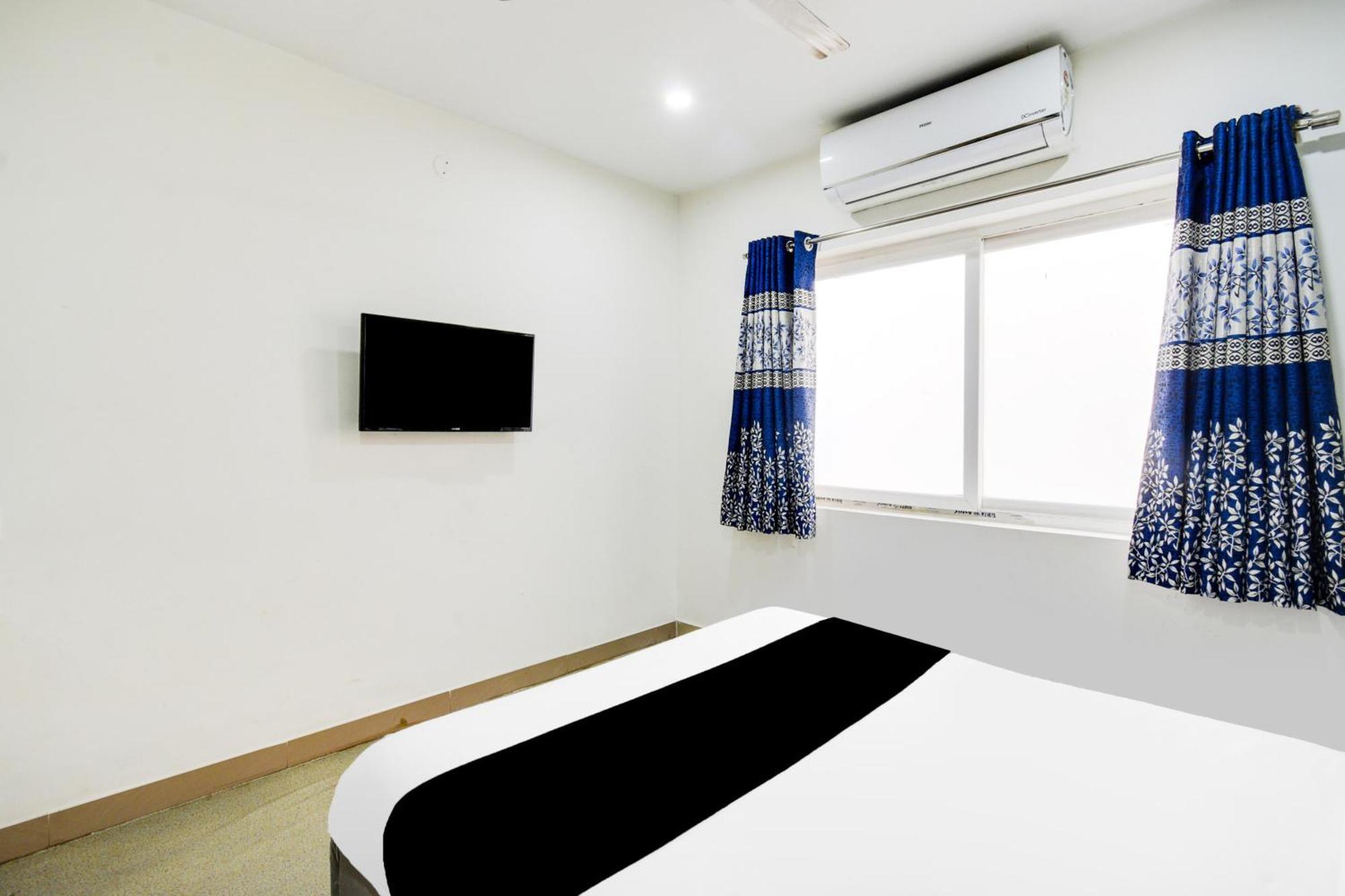 Super Townhouse Madhapur 100 Feet Road Formerly Jkc Grand Hyderabad Esterno foto