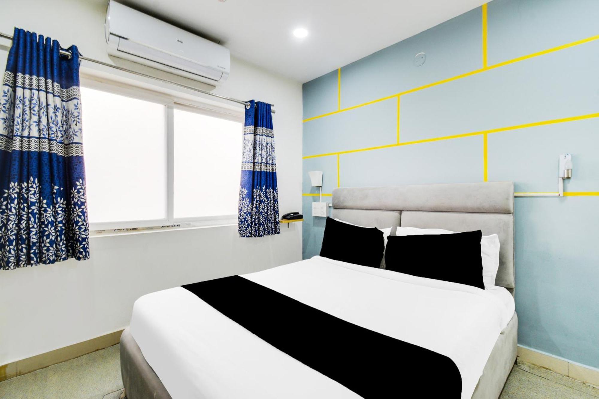 Super Townhouse Madhapur 100 Feet Road Formerly Jkc Grand Hyderabad Esterno foto